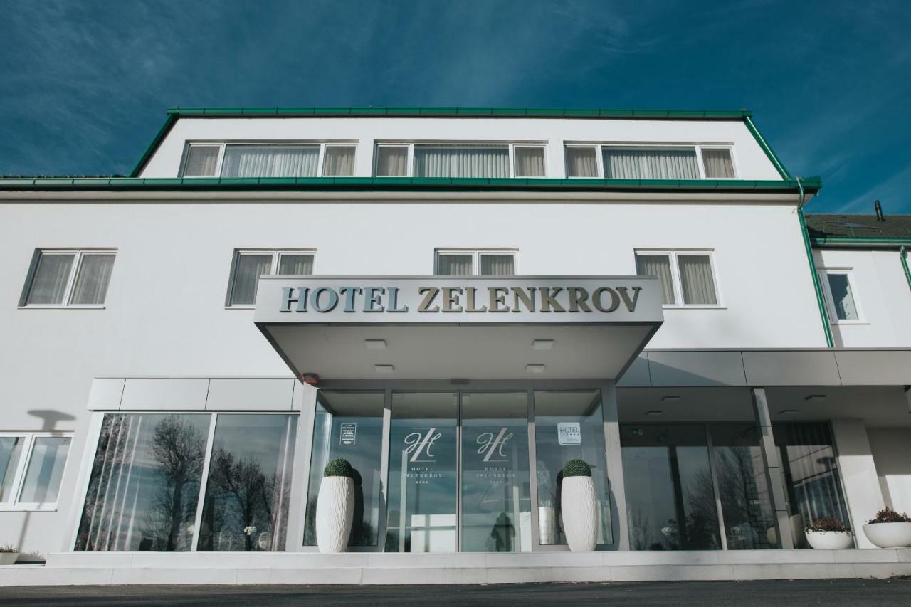 Hotel Zelenkrov Cepin Exterior photo